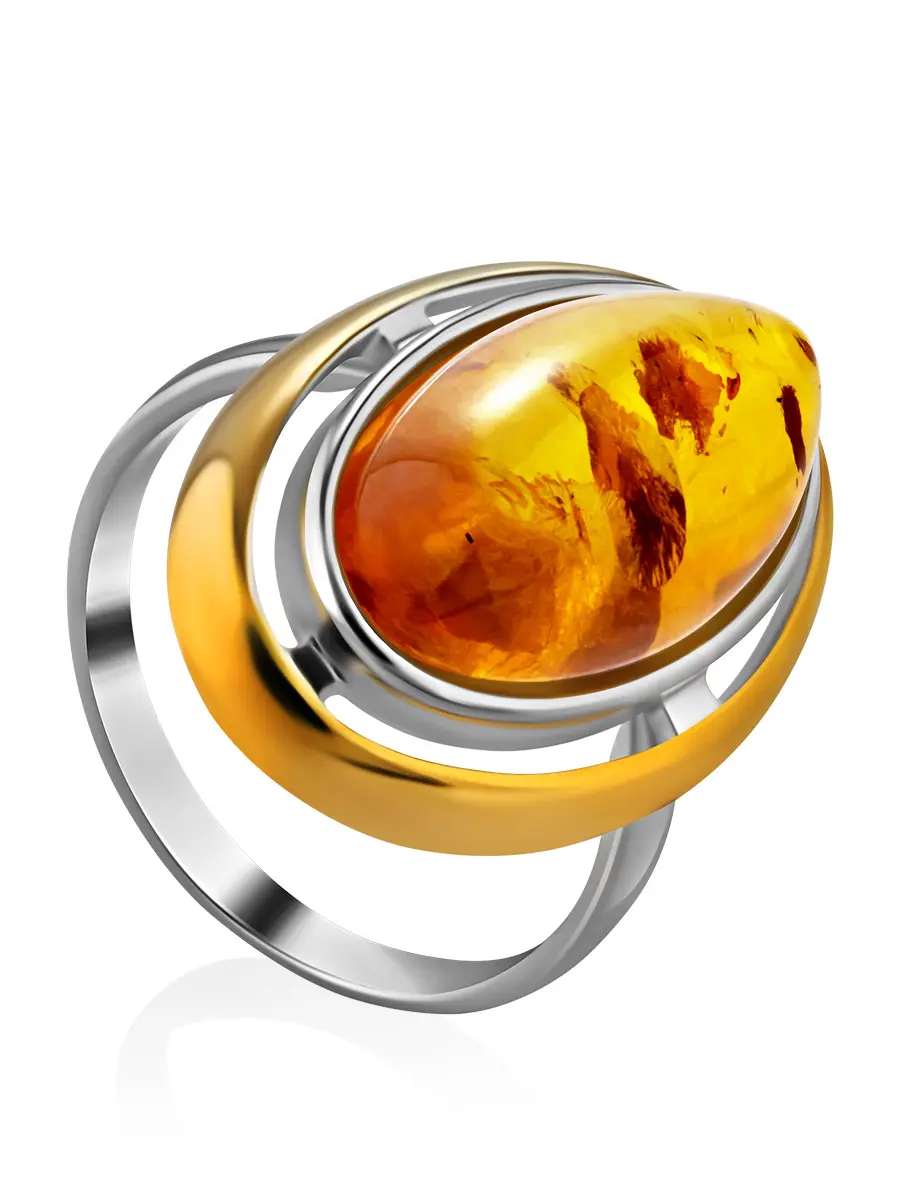 картинка Крупное кольцо из серебра с позолотой, украшенное янтарём «Аллегро» в онлайн магазине