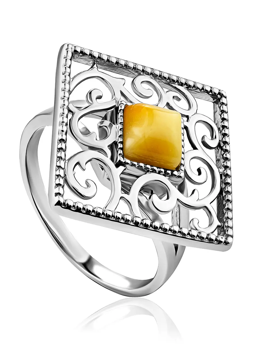 картинка Изысканное серебряное кольцо с медовым янтарём «Арабеска» в онлайн магазине