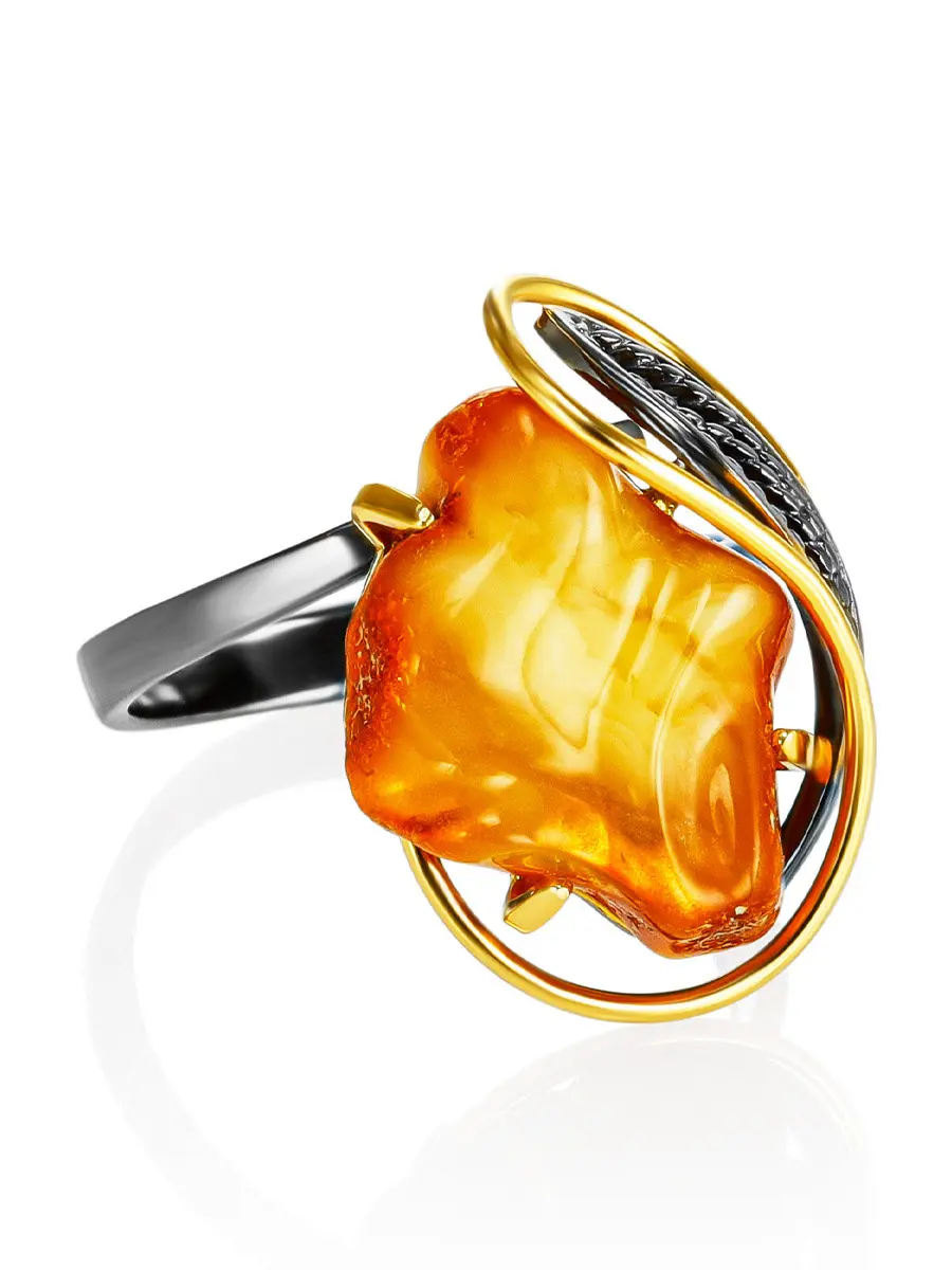 картинка Небольшое нарядное кольцо с цельным янтарём «Филигрань» в онлайн магазине
