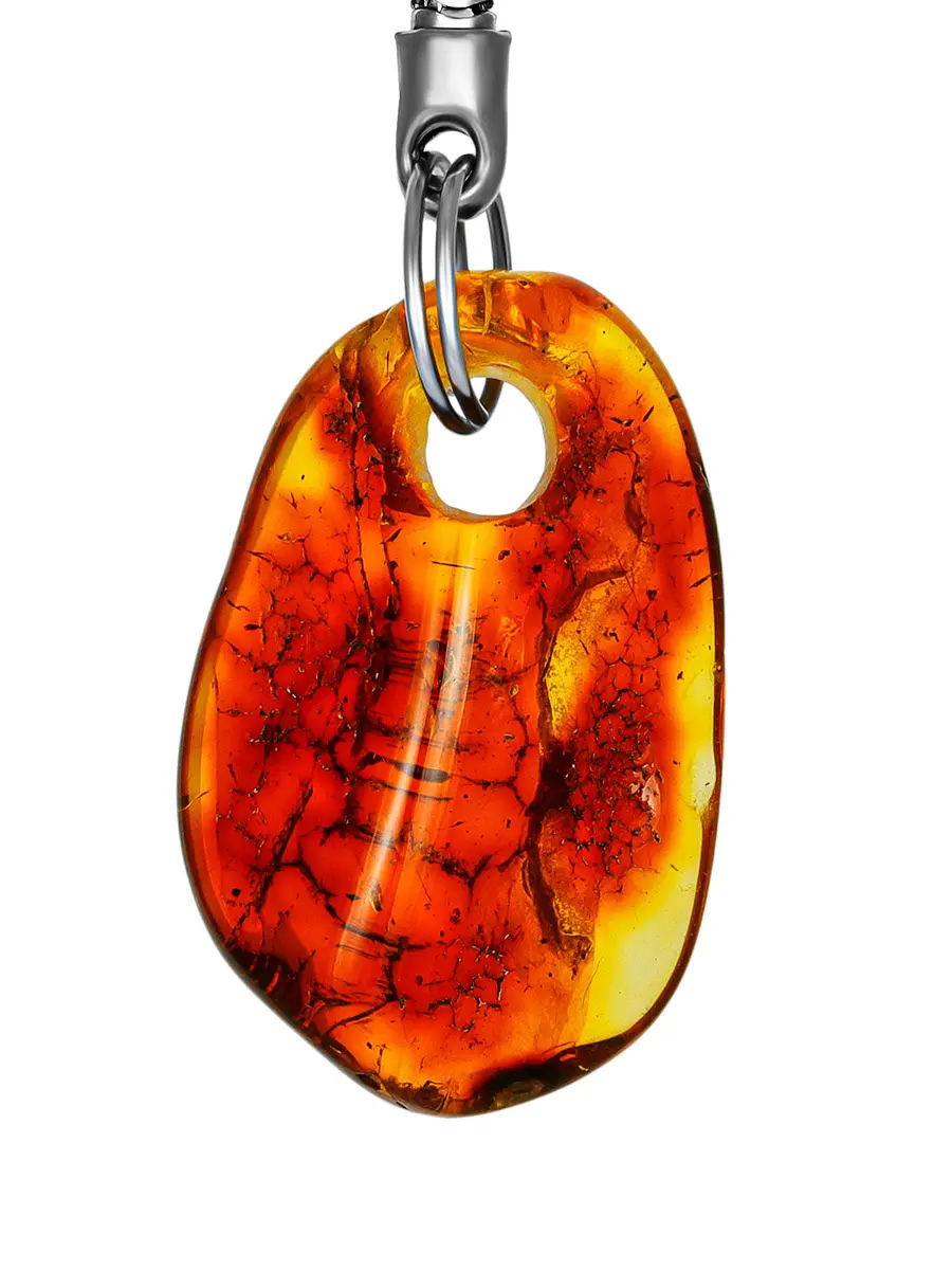 картинка Брелок с натуральным янтарем коньячного оттенка в онлайн магазине