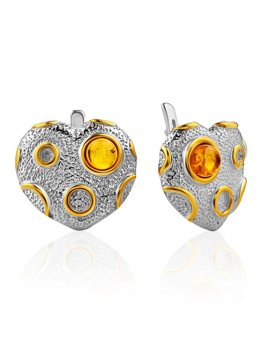 картинка Романтичные серьги из серебра с золочением и натурального янтаря «Сердце» в онлайн магазине