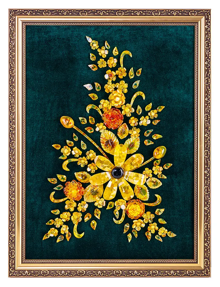 картинка Картина из натурального янтаря на зелёном бархате «Букет с ромашкой и тюльпанами» в онлайн магазине
