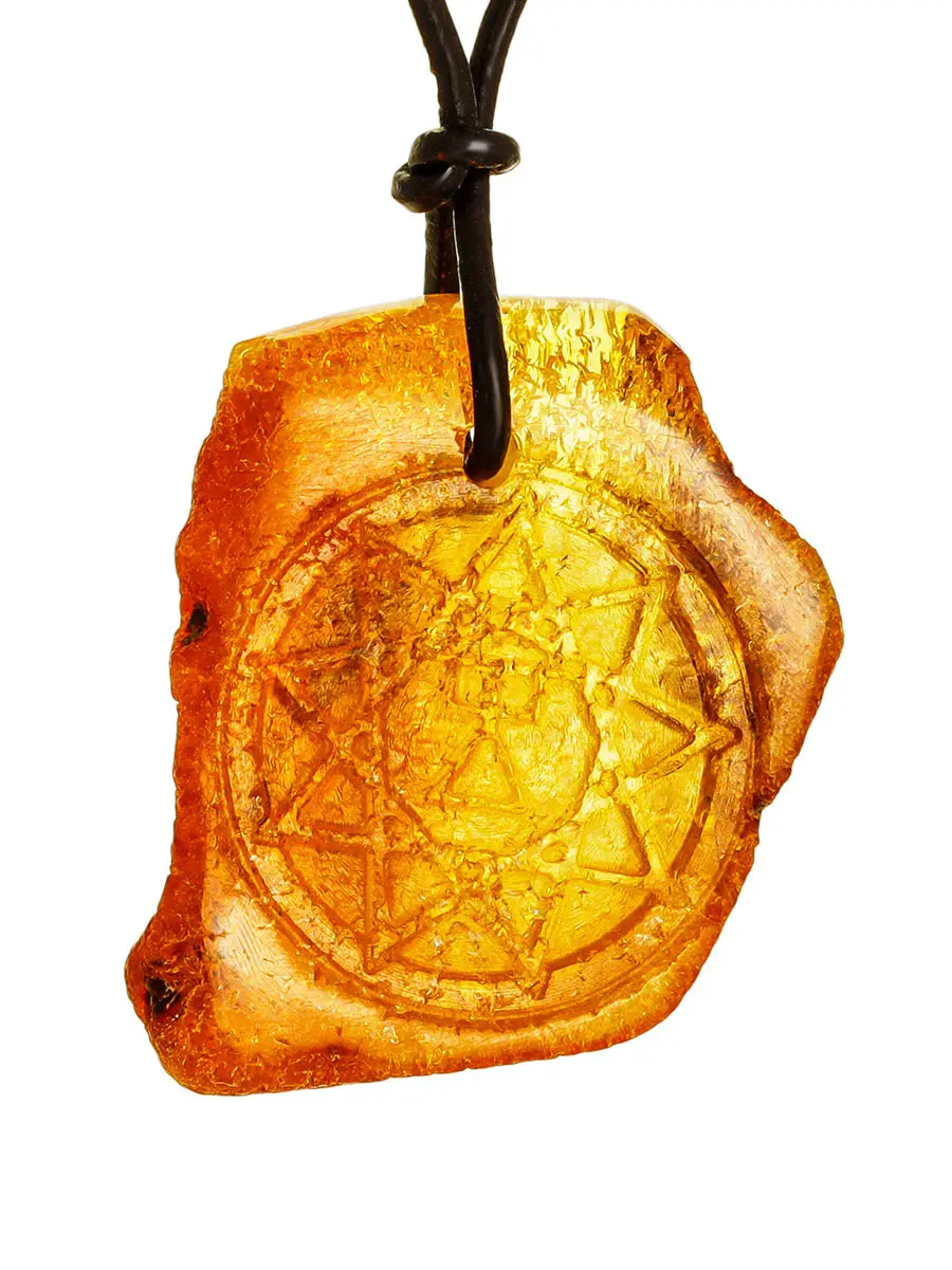 картинка Кулон из натурального цельного янтаря с резьбой «Чертог Девы» в онлайн магазине