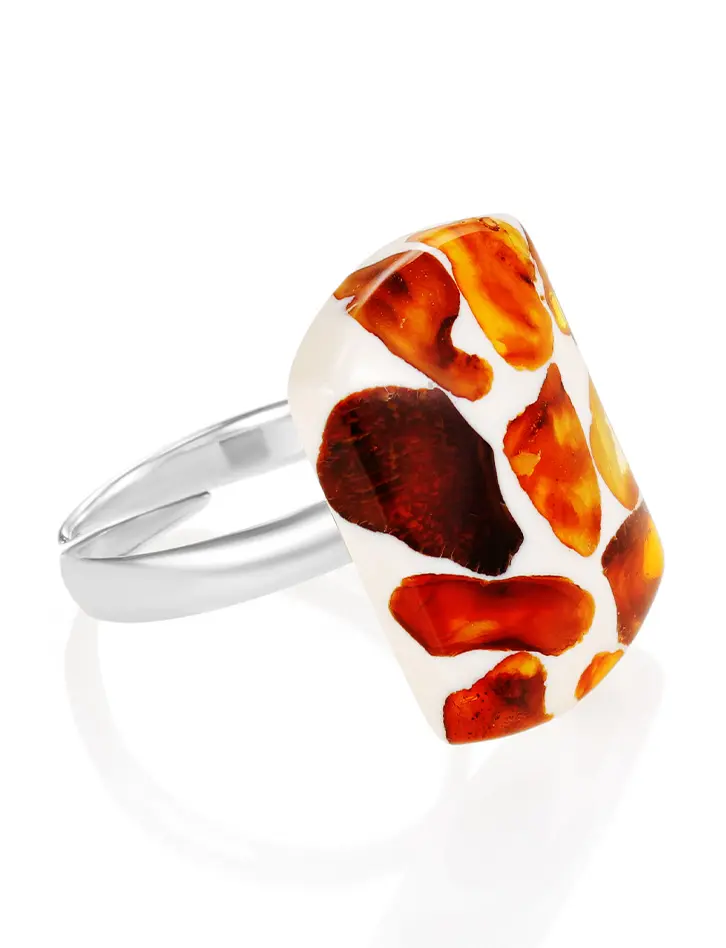 картинка Оригинальное кольцо с мозаикой из натурального янтаря «Далматин» в онлайн магазине