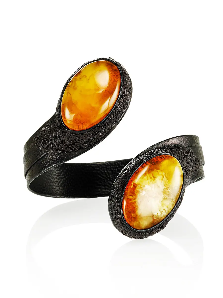 картинка Эффектный браслет из кожи с натуральным медовым янтарём «Змейка» в онлайн магазине