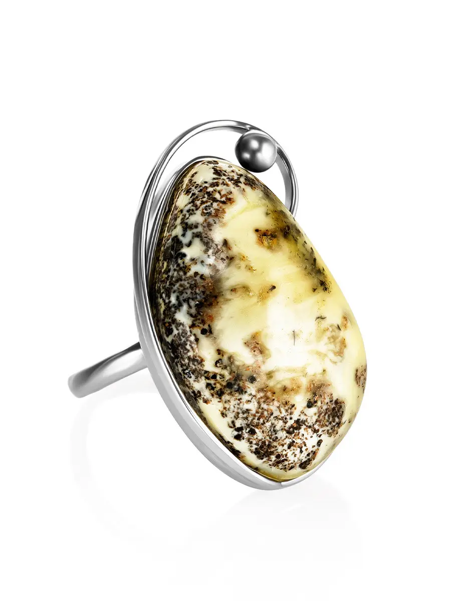 картинка Эффектное кольцо с натуральным текстурным янтарём «Риальто» в онлайн магазине