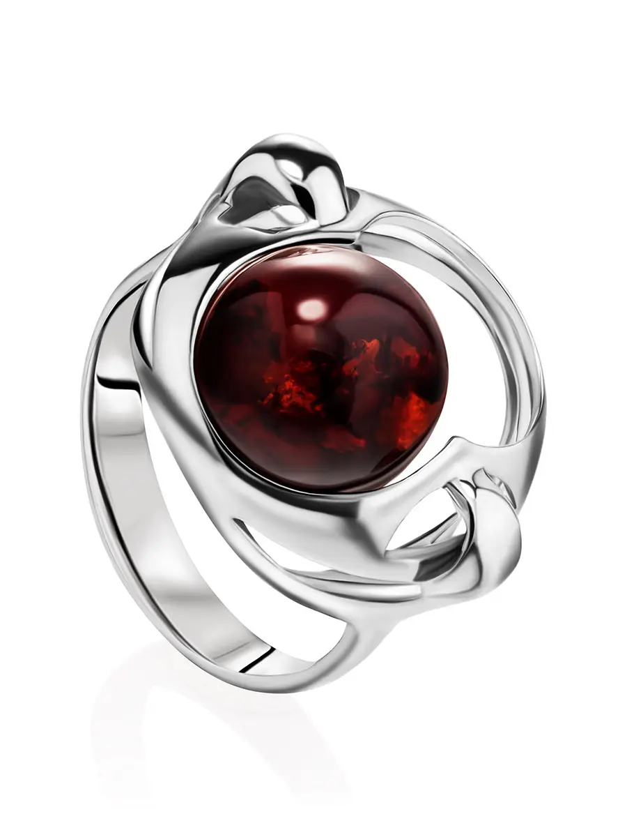 картинка Стильное серебряное кольцо с круглой вставкой из натурального искрящегося вишневого янтаря «Орион» в онлайн магазине