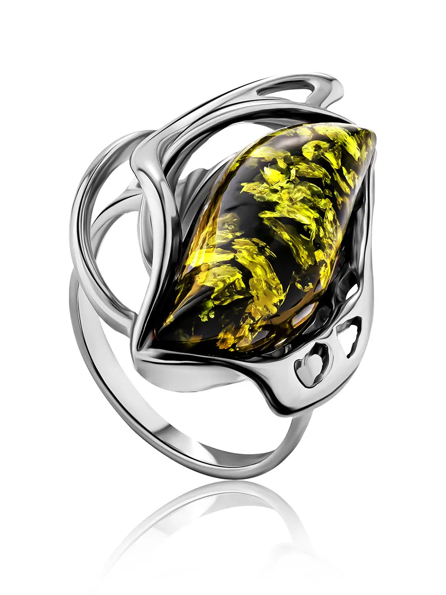 картинка Эффектное оригинальное кольцо из серебра с зелёным янтарём «Иллюзия» в онлайн магазине