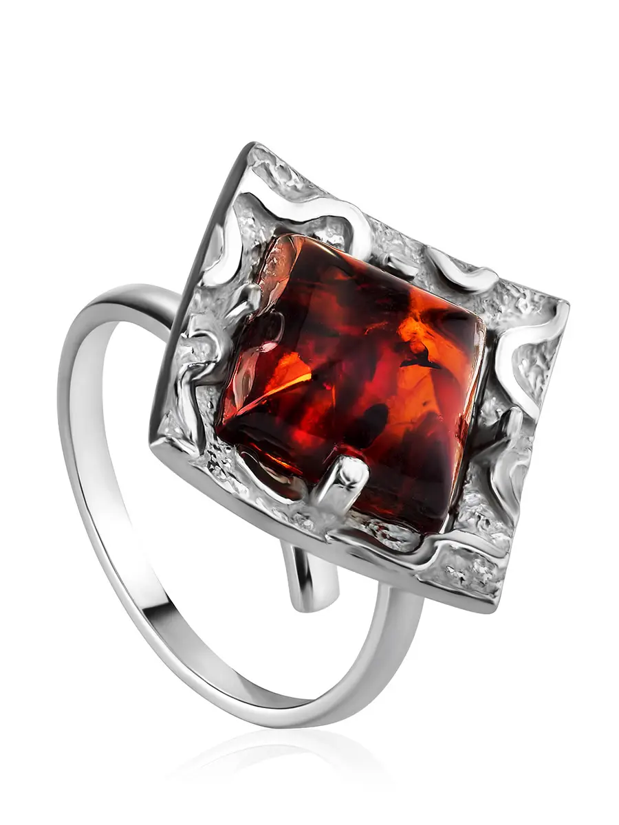 картинка Квадратное кольцо из натурального янтаря в серебре «Авангард» в онлайн магазине