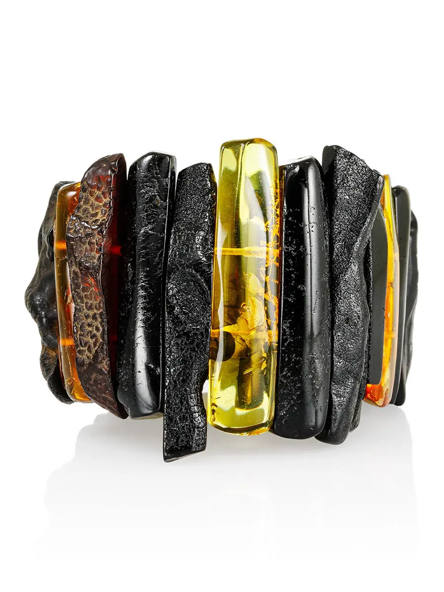 картинка Стильный и эффектный браслет «Помпеи» из янтаря чёрного цвета с контрастными вставками с инклюзами в онлайн магазине
