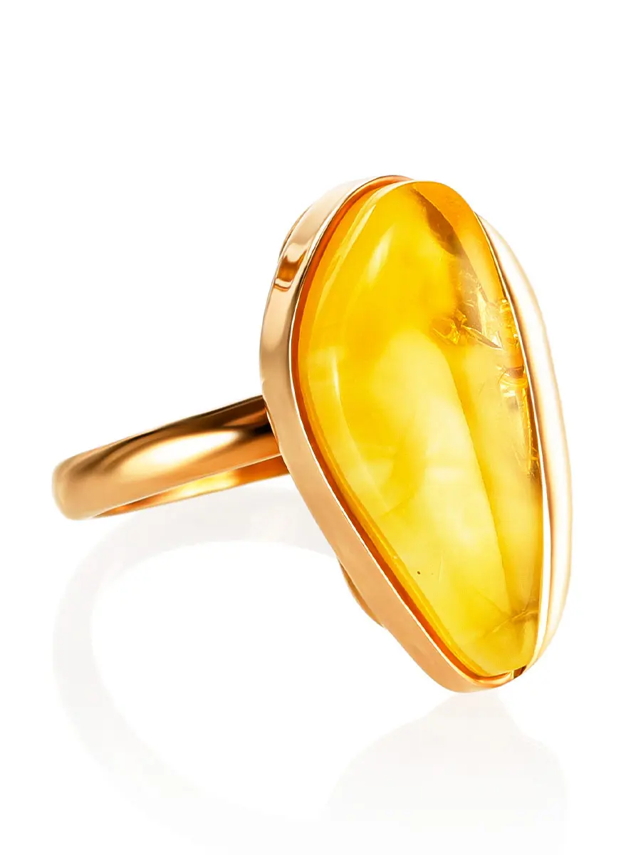 картинка Женственное кольцо с полупрозрачным медовым янтарём «Лагуна» в онлайн магазине