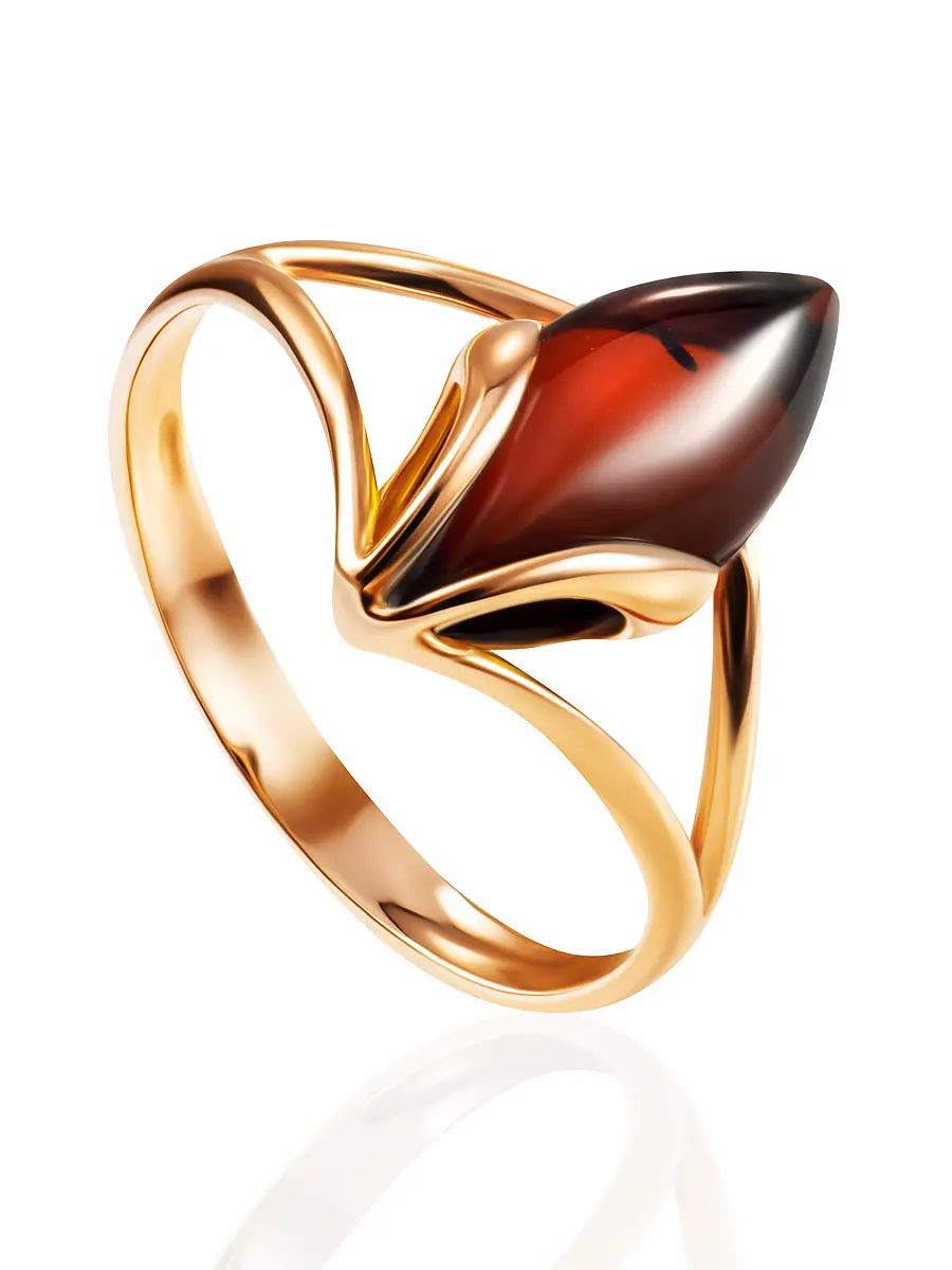картинка Изящное позолоченное кольцо «Подснежник» с тёмно-коньячным янтарём в онлайн магазине