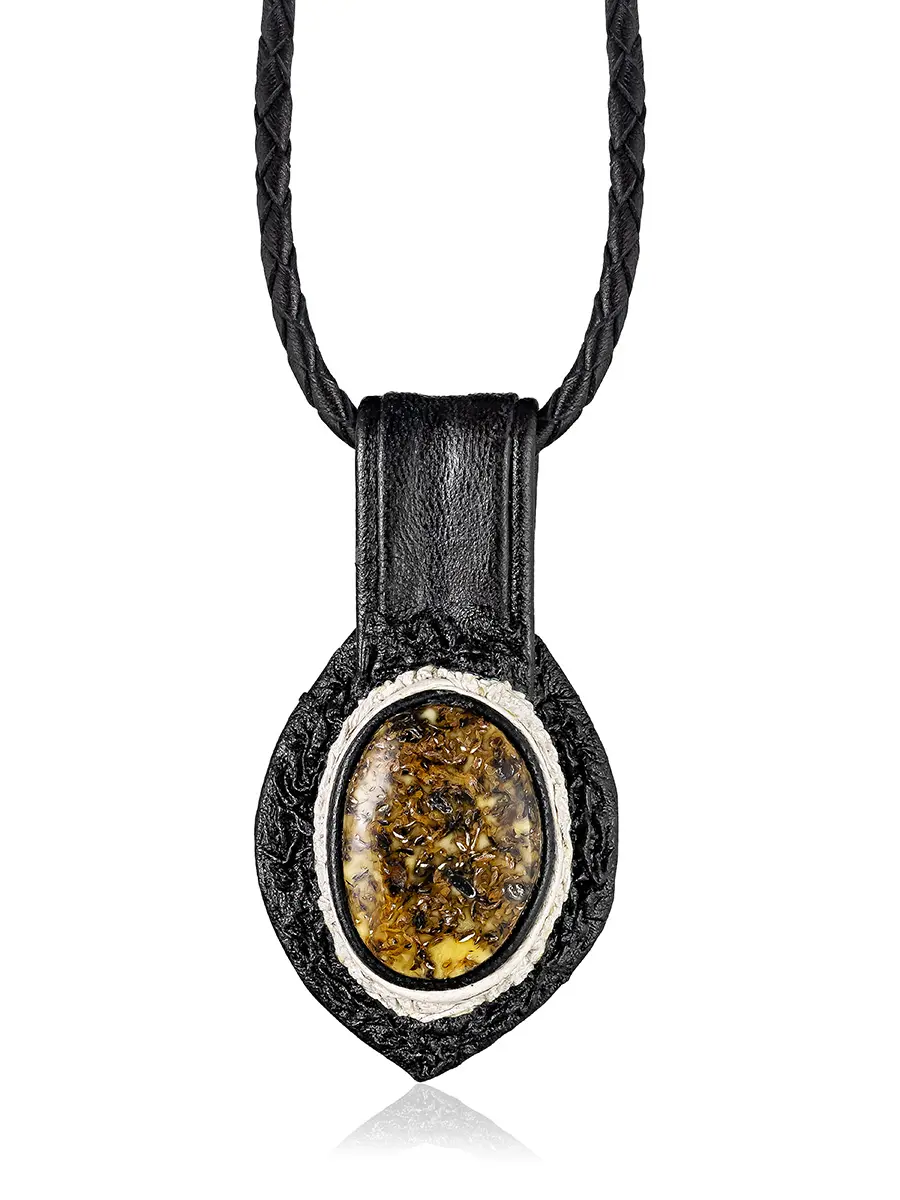 картинка Колье из кожи «Амазонка» с текстурным янтарём в онлайн магазине