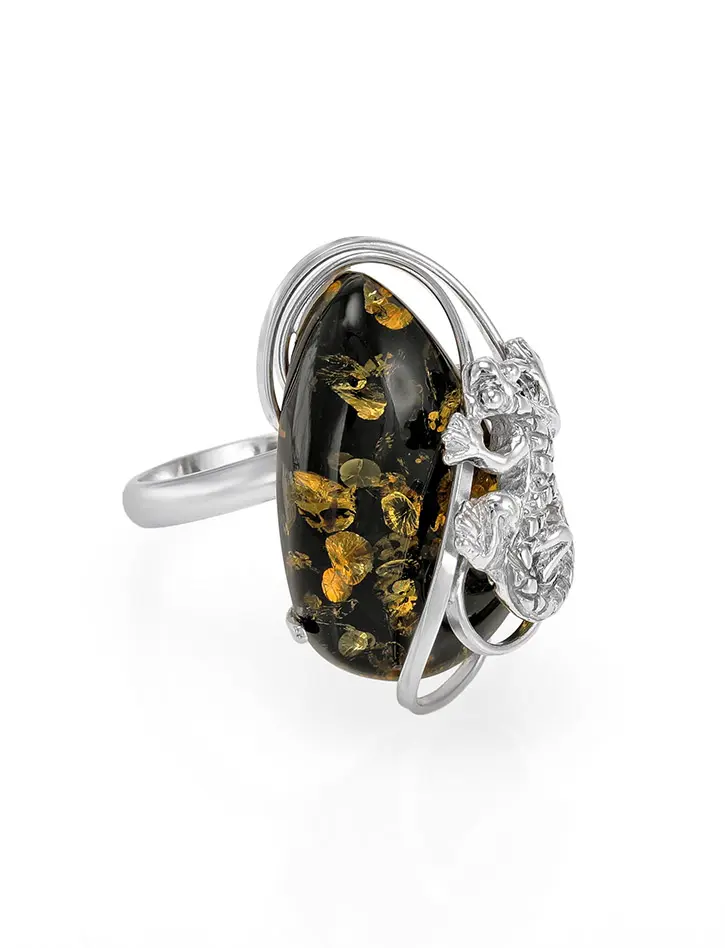 картинка Необычное кольцо с натуральным янтарём зелёного цвета «Караваджо» в онлайн магазине