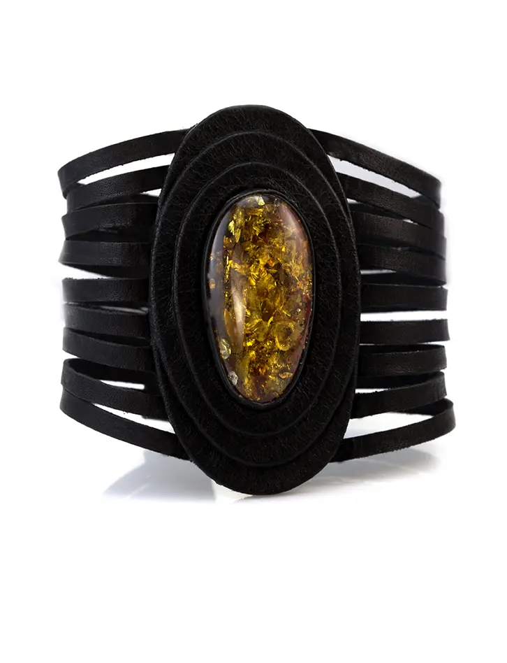 картинка Необычный браслет из кожи с цельным балтийским янтарём «Амазонка» в онлайн магазине