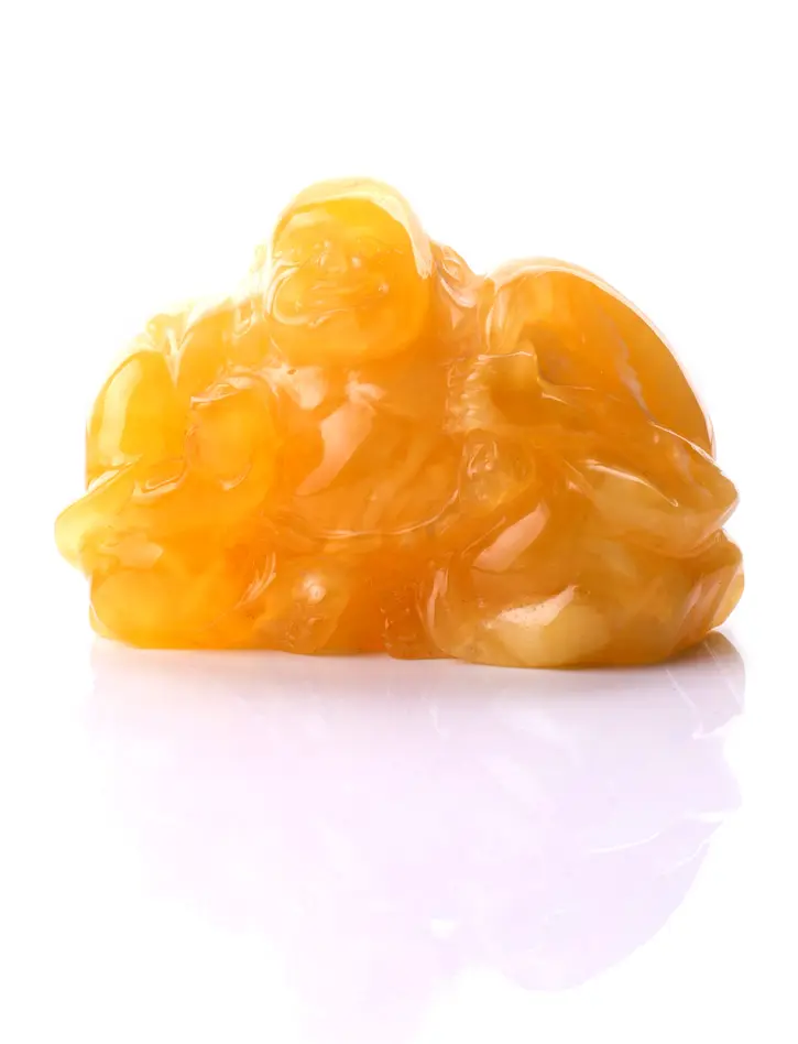 картинка Сувенирная резьба нэцкэ из натурального янтаря медового цвета «Хотэй (Смеющийся Будда)» в онлайн магазине