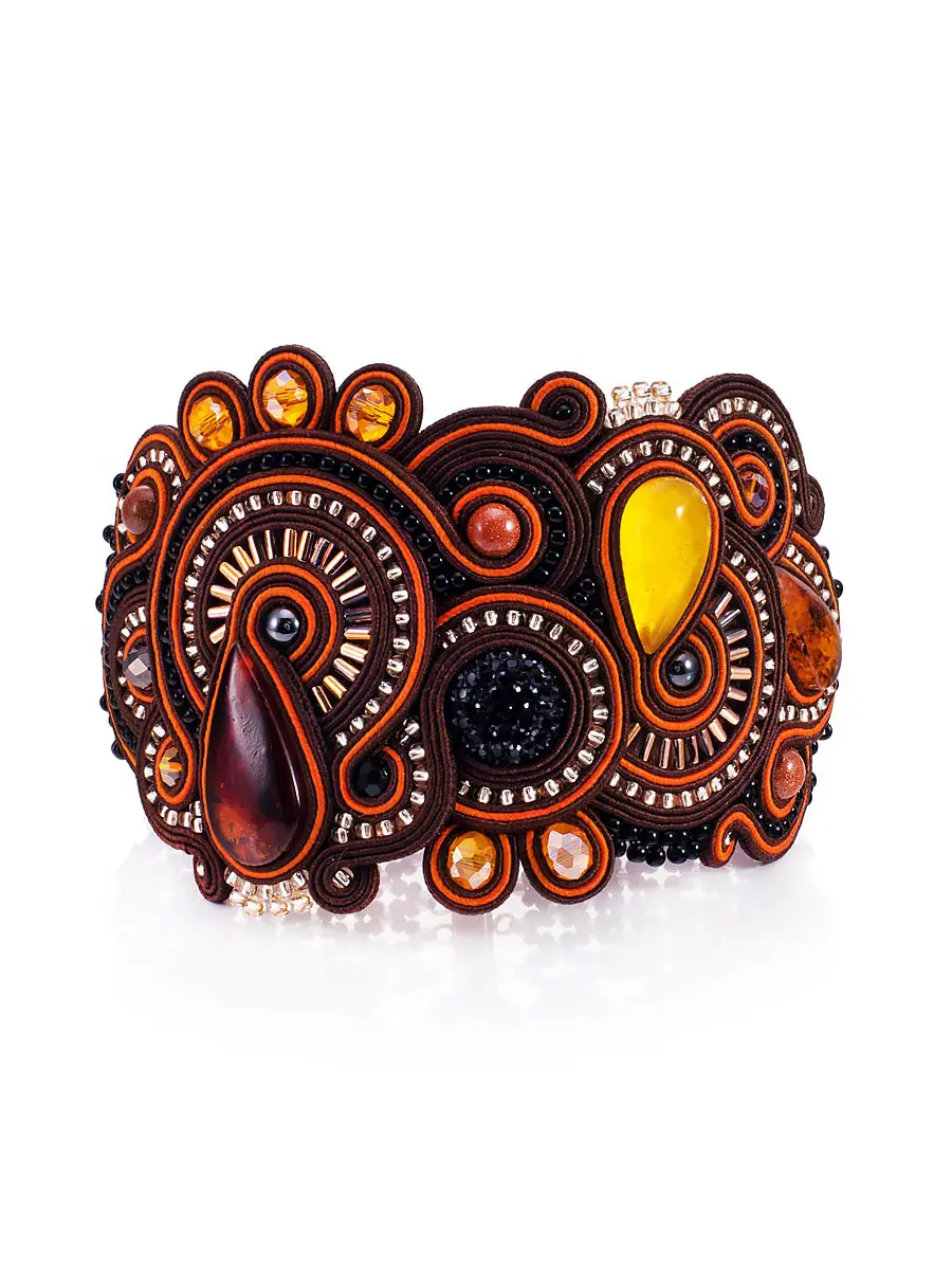 картинка Плетеный браслет с вставками из натурального коньячного янтаря и кристаллов «Индия» в онлайн магазине