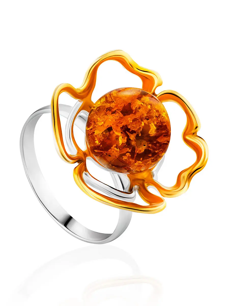 картинка Ажурное кольцо из серебра с золочением, украшенное янтарём «Ромашка» в онлайн магазине