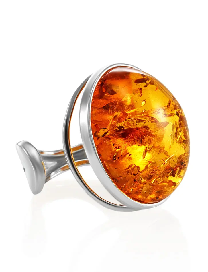картинка Крупное кольцо из натурального искрящегося янтаря коньячного цвета «Глянец» в онлайн магазине