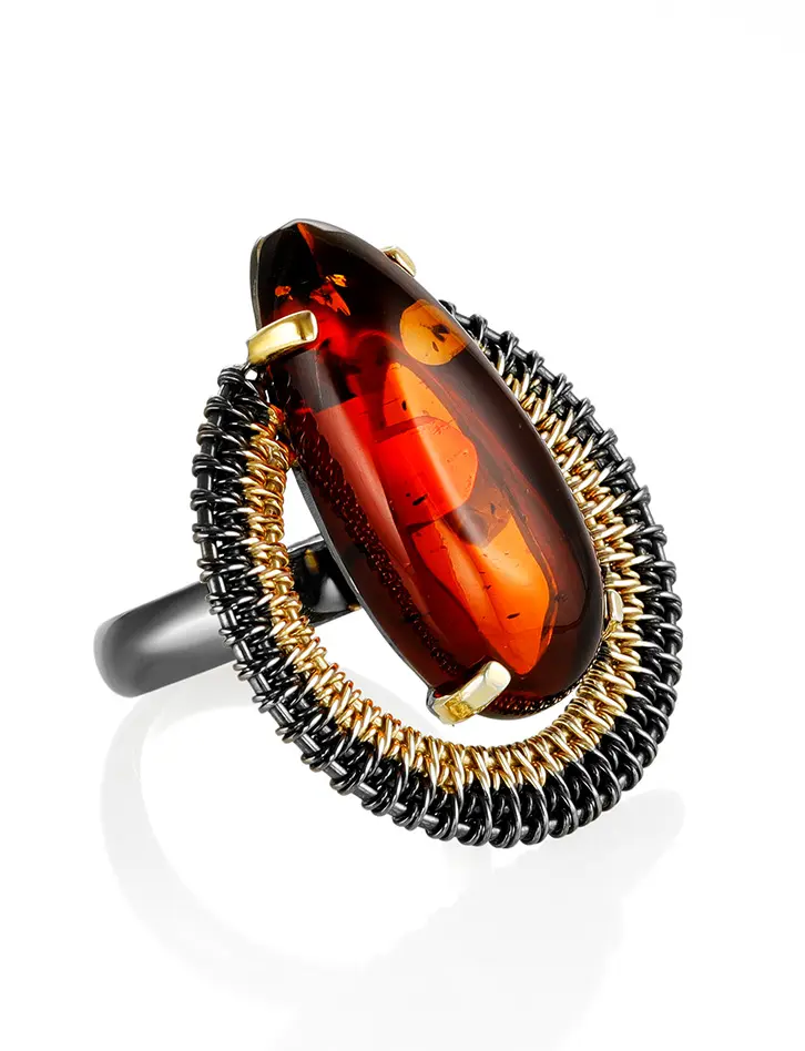 картинка Оригинальное кольцо из черненого серебра и натурального янтаря «Версаль» в онлайн магазине