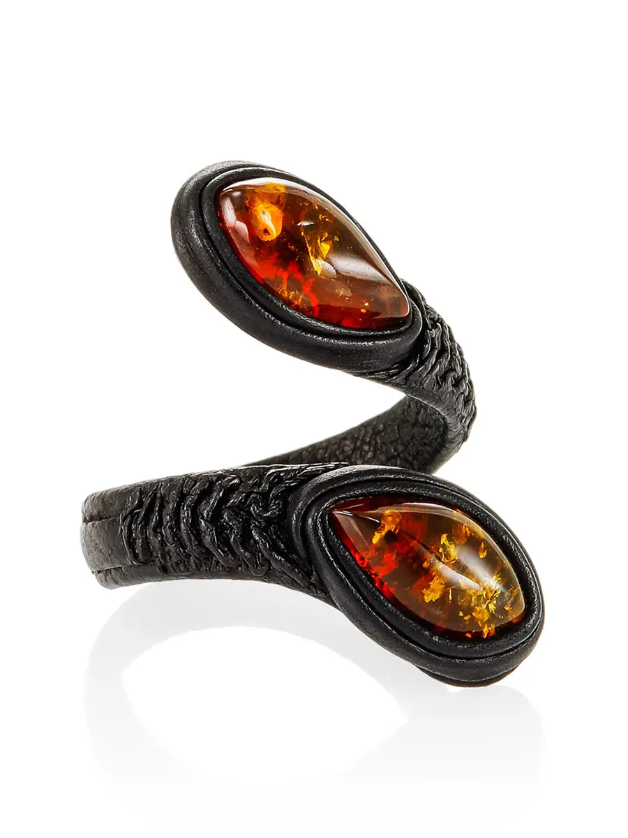 картинка Оригинальное кольцо «Змейка тонкая двойная» из кожи с янтарём в онлайн магазине