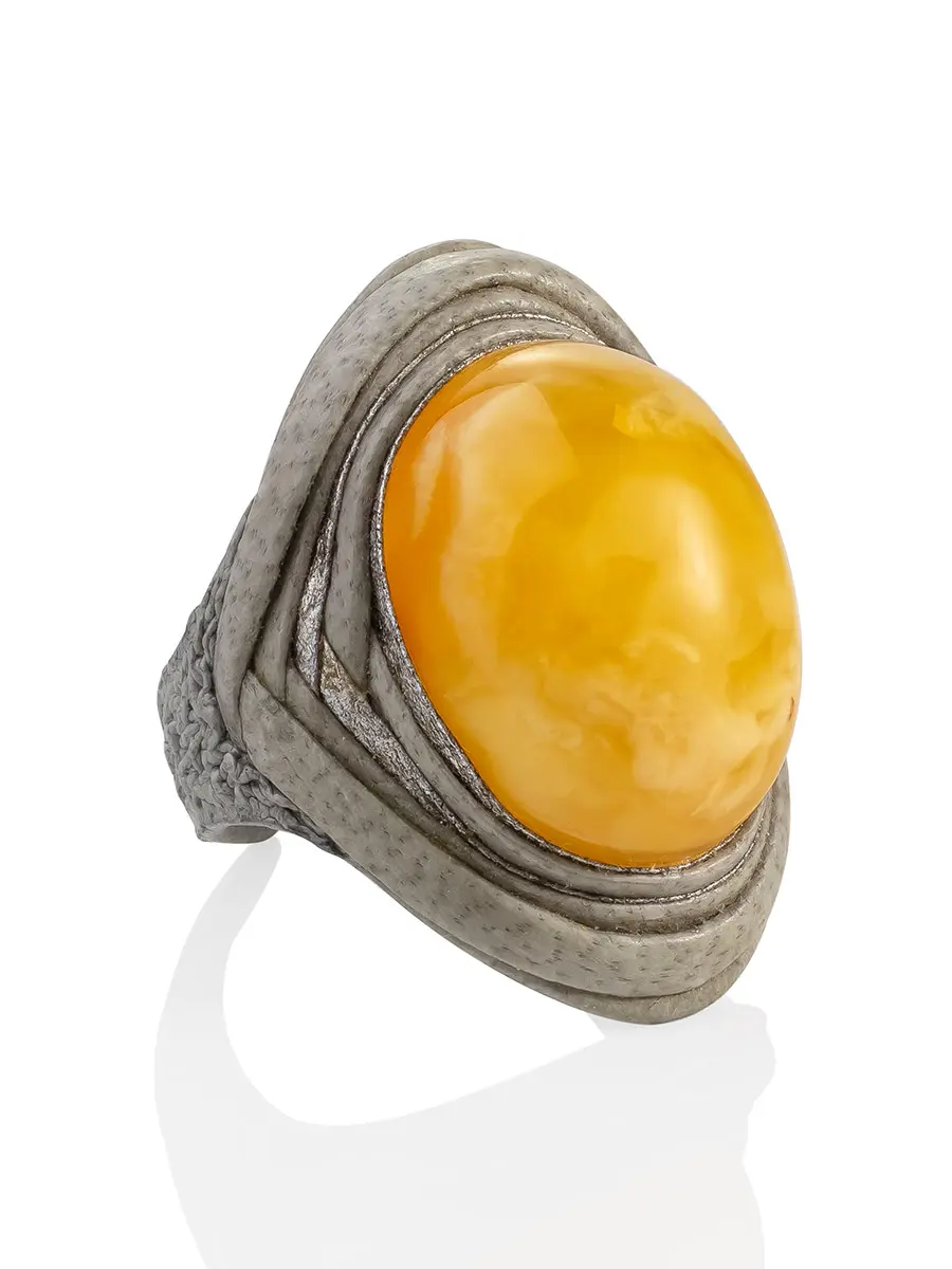 картинка Стильное кольцо-перстень из натуральной кожи и янтаря «Нефертити» в онлайн магазине