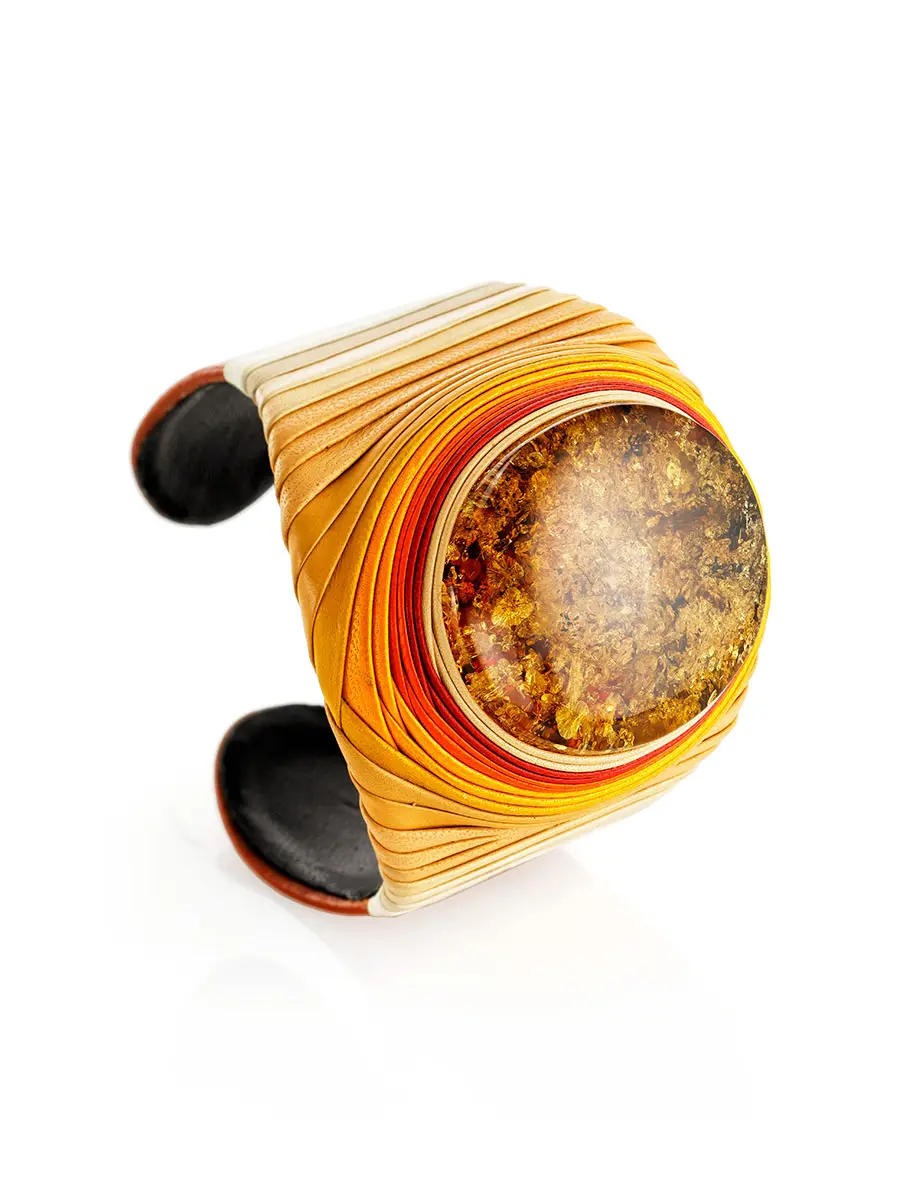 картинка Широкий нарядный браслет в этническом стиле из кожи и янтаря «Нефертити» в онлайн магазине