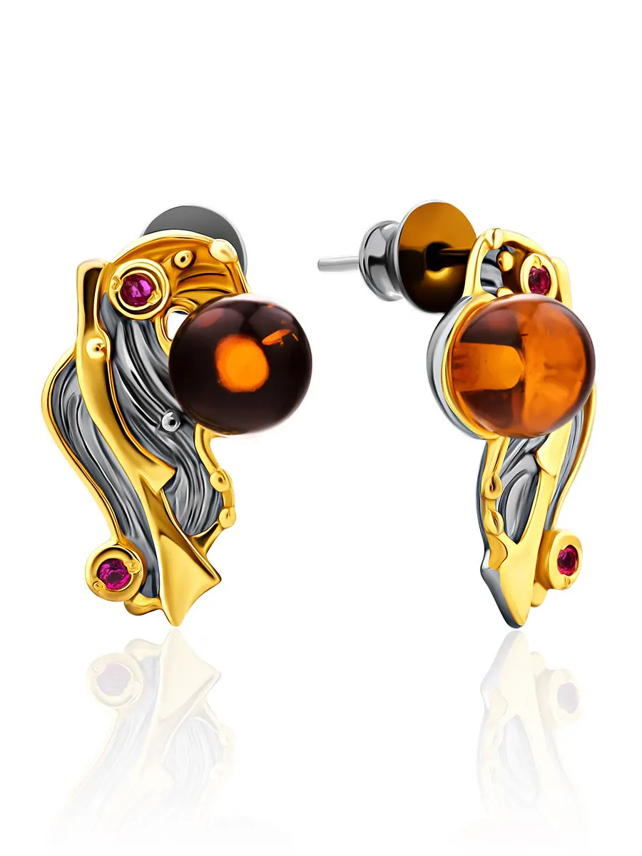 картинка  Замечательные серьги-гвоздики «Попугайчик» из серебра и янтаря в онлайн магазине