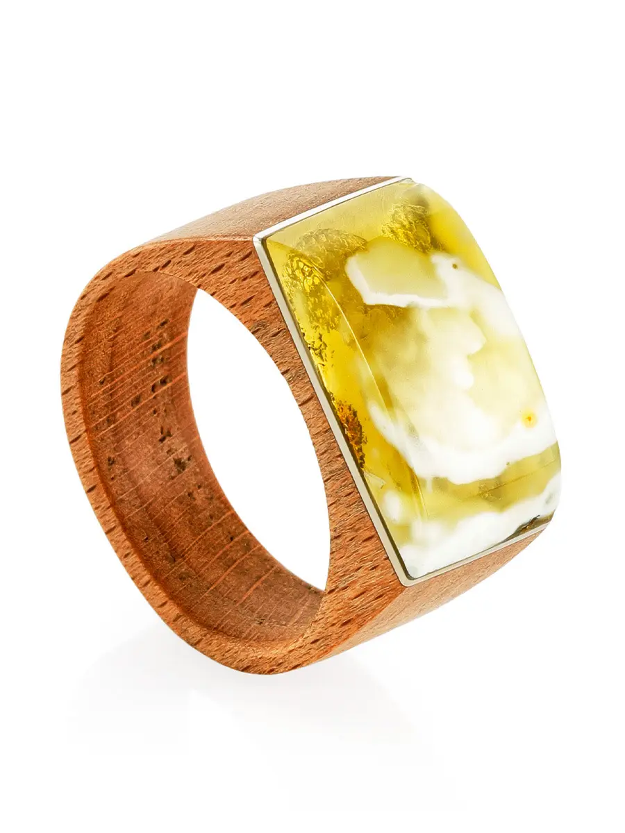 картинка Эксклюзивное кольцо из дерева, украшенное балтийским янтарём «Индонезия» в онлайн магазине