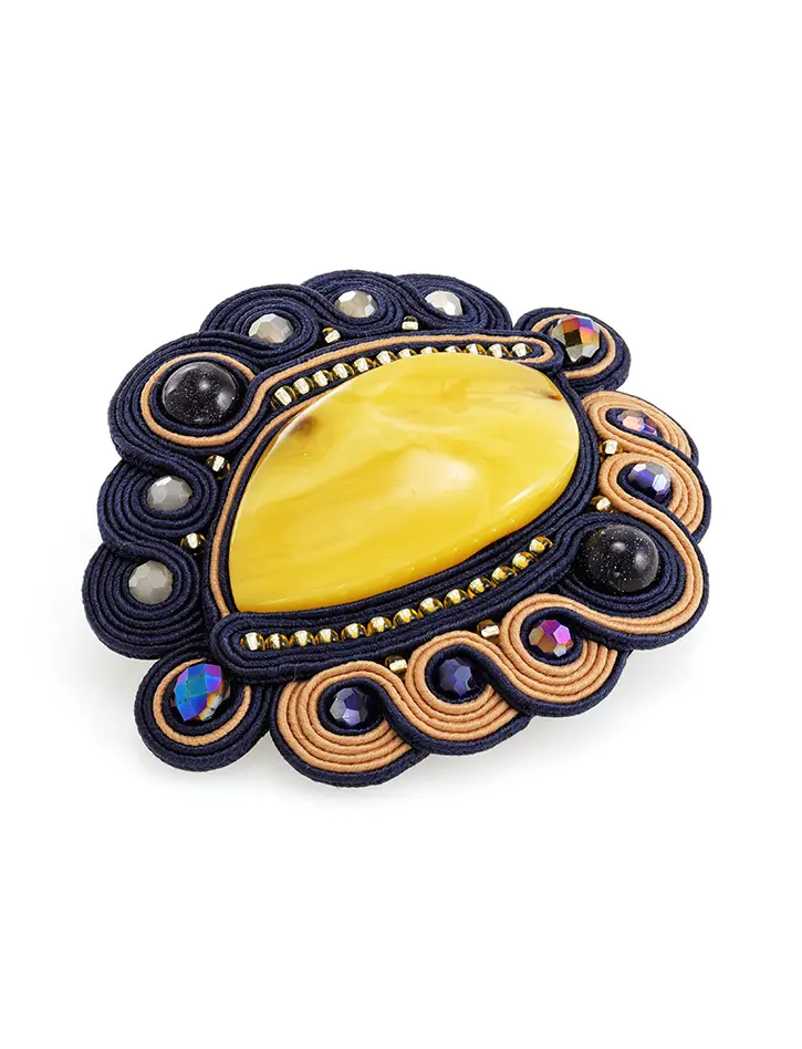 картинка Плетёная брошь, украшенная натуральным янтарём, авантюрином и кристаллами «Индия» в онлайн магазине