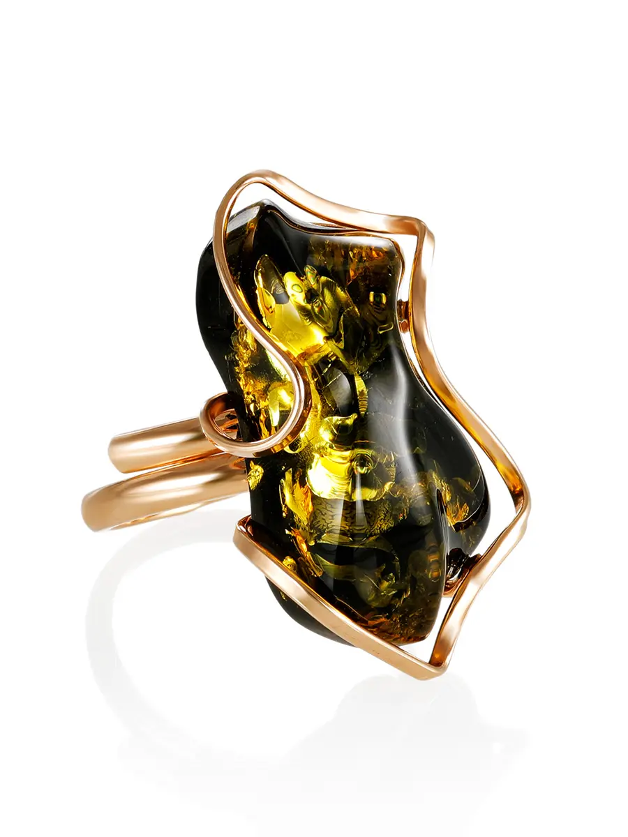 картинка Эффектное кольцо из зелёного янтаря в золоченном серебре «Риальто» в онлайн магазине