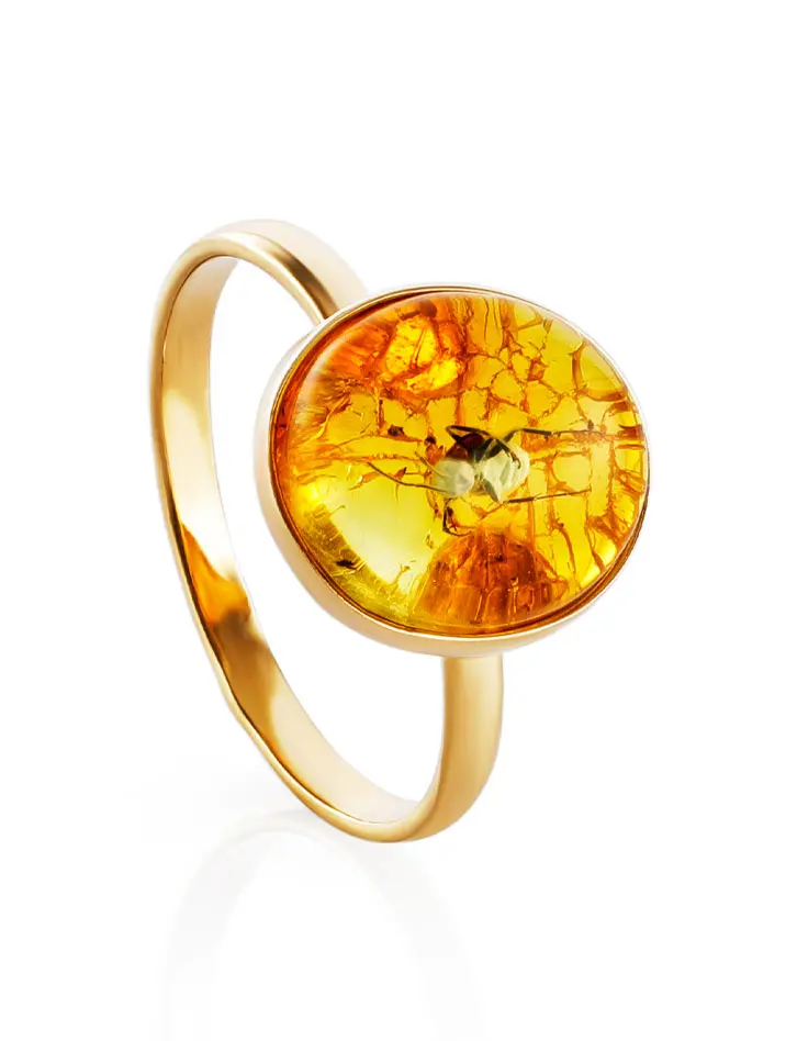 картинка Кольцо из золота и натурального балтийского янтаря с инклюзом «Клио» в онлайн магазине