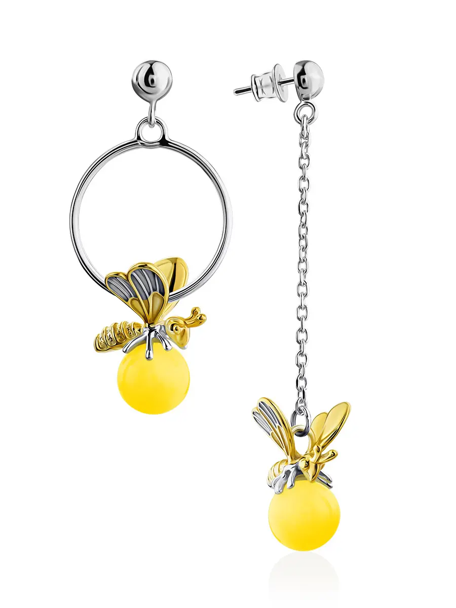 картинка Асимметричные серьги-гвоздики «Винни Пух» из молочного янтаря в онлайн магазине