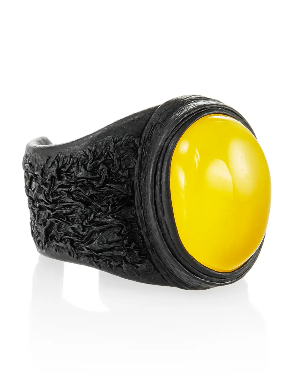 картинка Яркое кольцо с янтарём ручной работы из кожи «Нефертити» в онлайн магазине