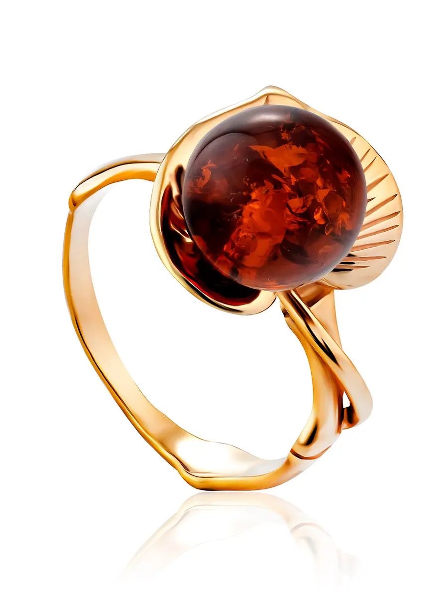 картинка Изящное золотое кольцо «Калина» с цельным коньячным янтарём в онлайн магазине