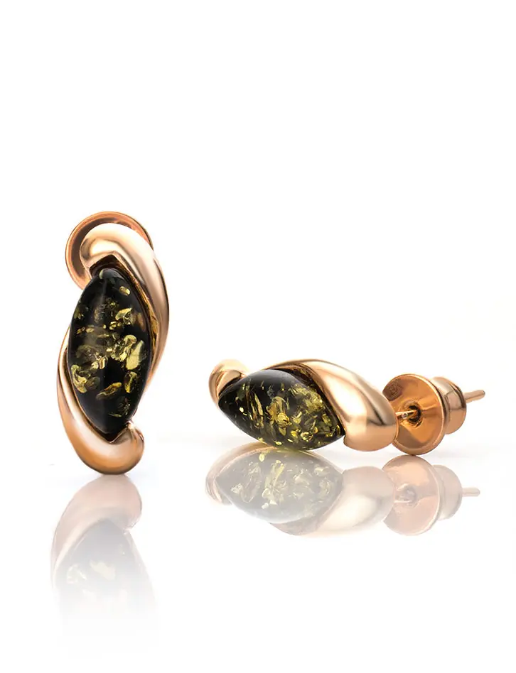 картинка Миниатюрные серьги-гвоздики из зелёного янтаря в позолоченном серебре «Иоланта» в онлайн магазине