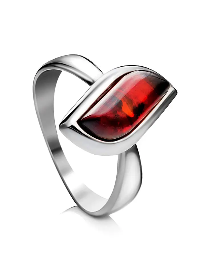 картинка Изящное кольцо со вставкой из натурального балтийского янтаря вишнёвого цвета «Тильда» в онлайн магазине