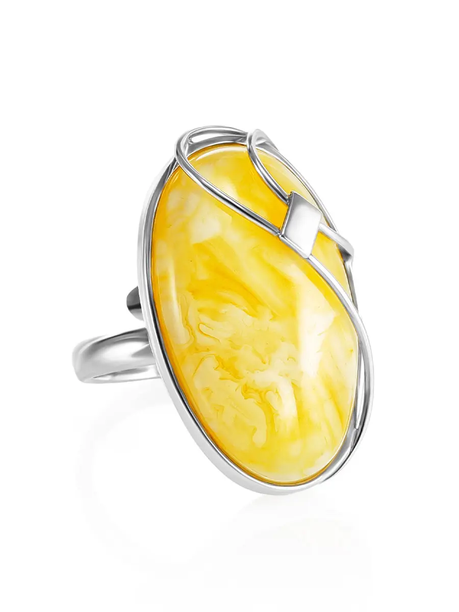 картинка Серебряное кольцо с янтарем молочно-медового цвета  в онлайн магазине