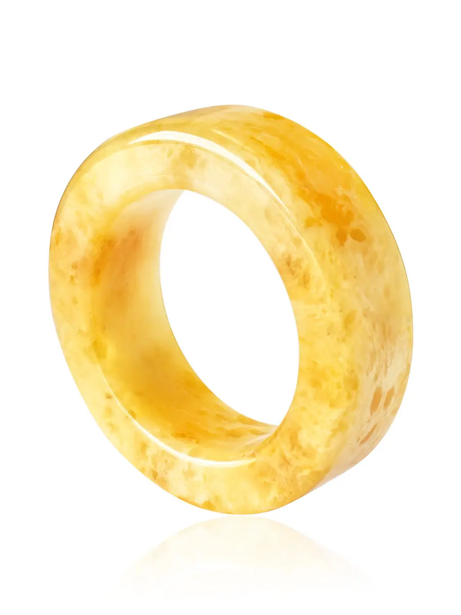 картинка Цельное янтарное кольцо медового цвета «Везувий» в онлайн магазине