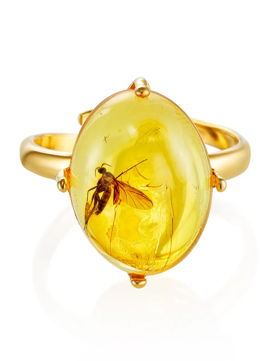 картинка Изысканное кольцо из янтаря с инклюзом «Клио» в онлайн магазине