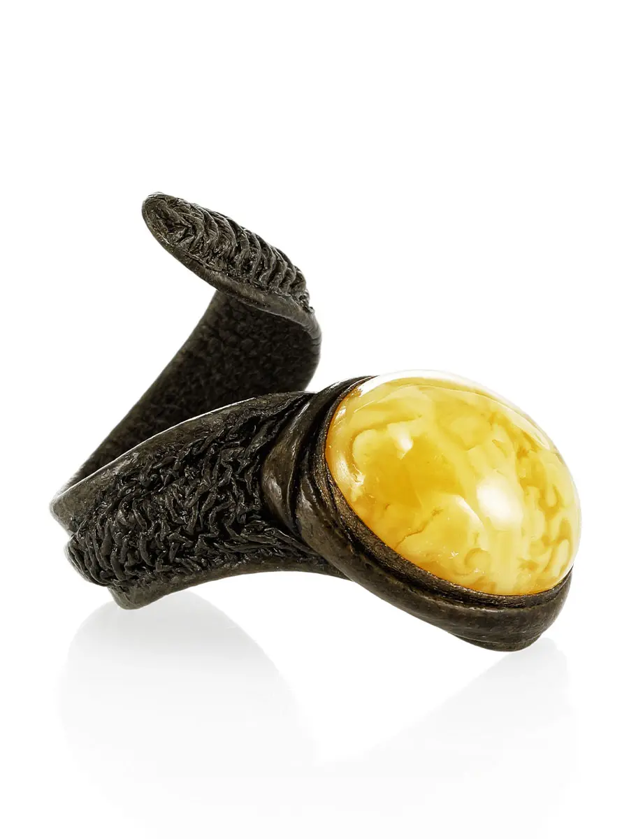 картинка Оригинальное кольцо «Змейка» из тёмной кожи и натурального янтаря в онлайн магазине