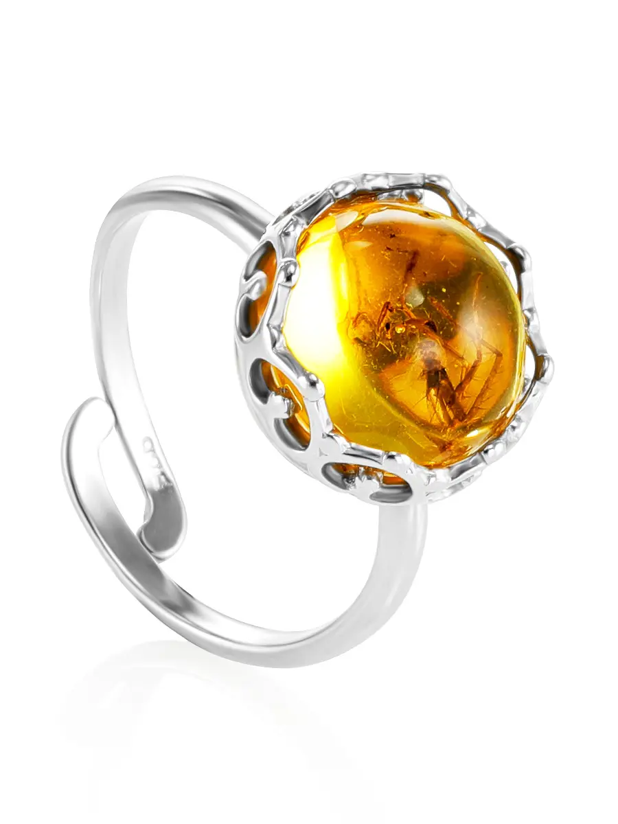 картинка Изысканное кольцо из серебра и янтаря с инклюзами «Клио» в онлайн магазине