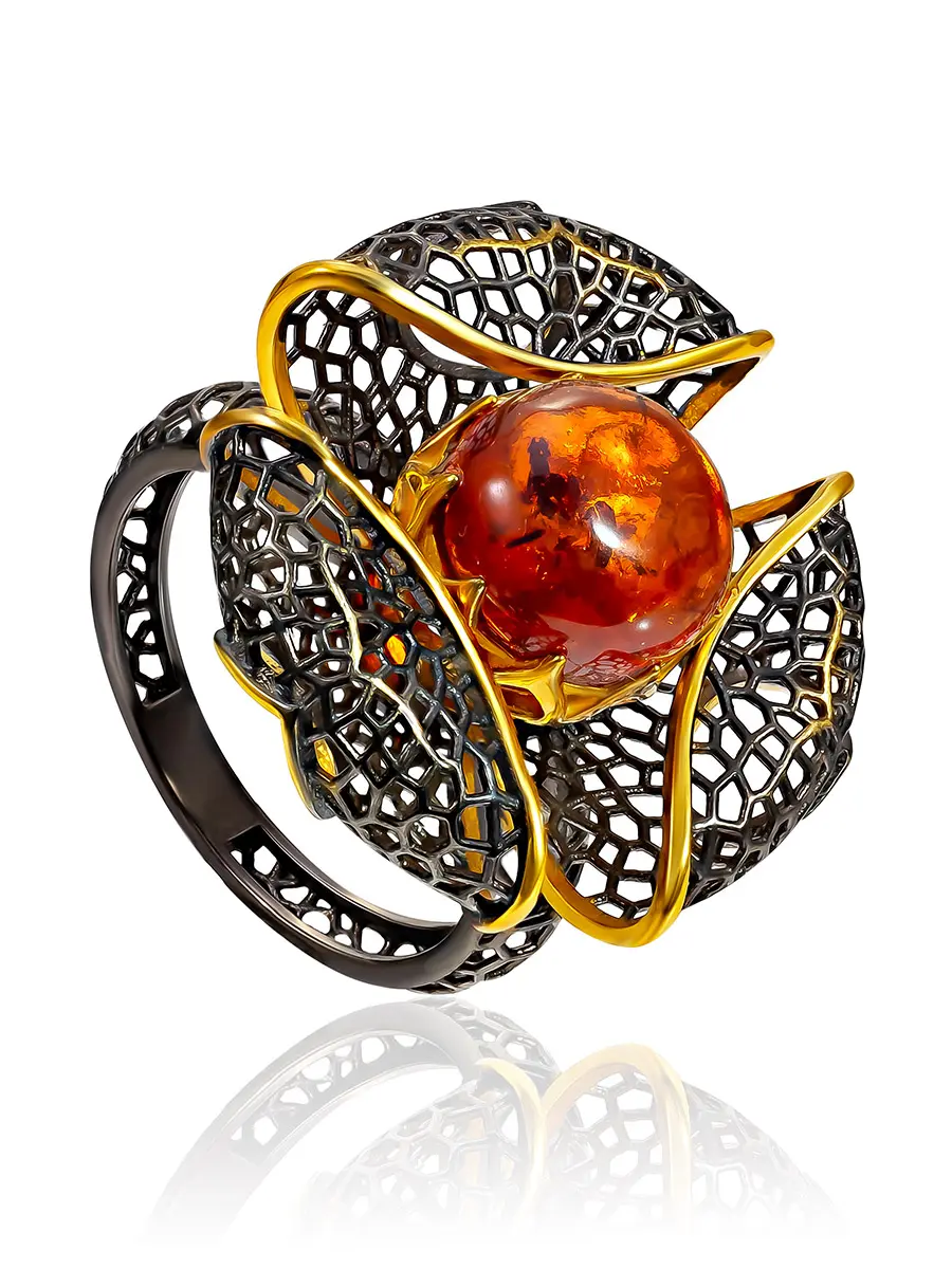 картинка Крупное ажурное чернёное кольцо с коньячным янтарём «Физалис» в онлайн магазине