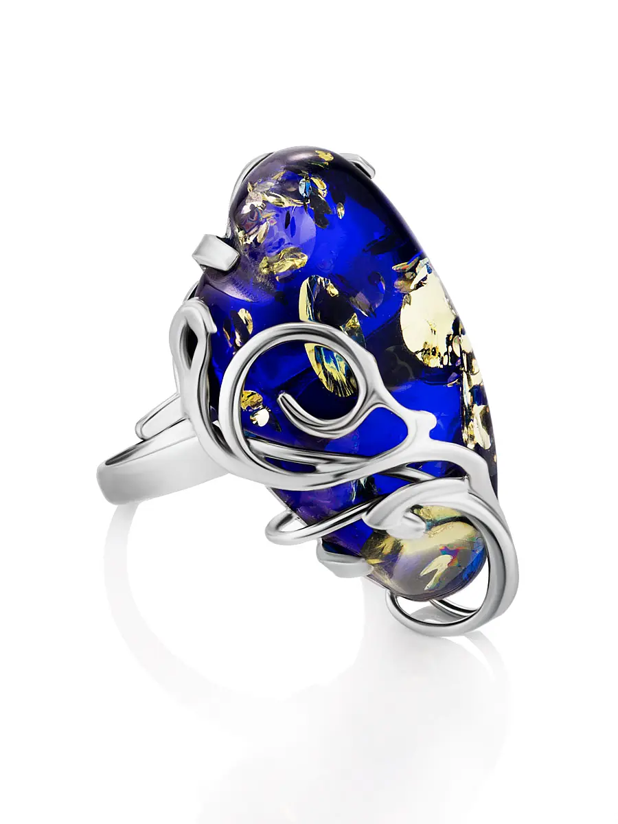 картинка Красивое яркое кольцо из янтаря синего цвета «Версаль» в онлайн магазине