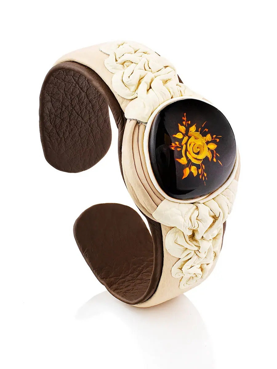 картинка Эксклюзивный браслет «Амазонка», украшенный янтарной вставкой с инталией в онлайн магазине