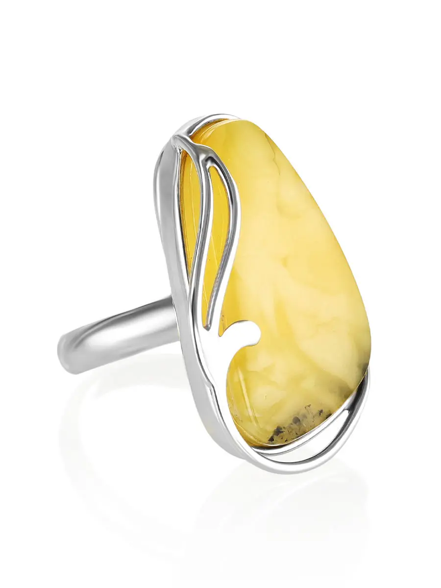 картинка Красивое кольцо из серебра с натуральным цельным янтарём «Маньяна» в онлайн магазине