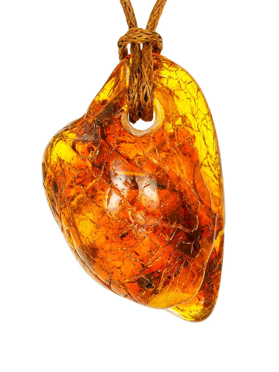 картинка Подвеска из цельного кусочка янтаря природной формы в онлайн магазине