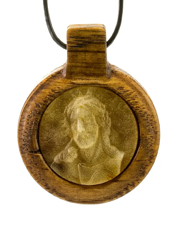 картинка Кулон из дерева и натурального янтаря с резьбой «Христос» в онлайн магазине