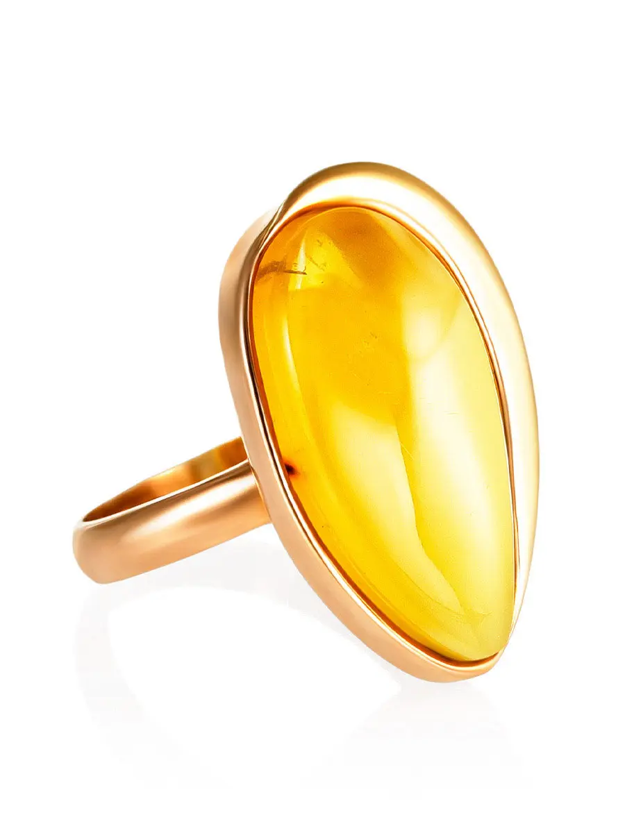картинка Небольшое изящное кольцо из натурального балтийского янтаря «Лагуна» в онлайн магазине