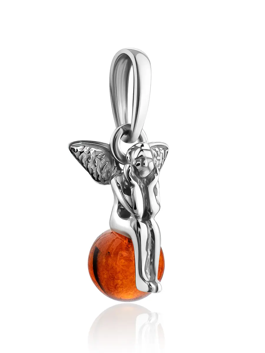картинка Серебряный кулон с натуральным янтарём коньячного цвета «Ангелок на шаре» в онлайн магазине
